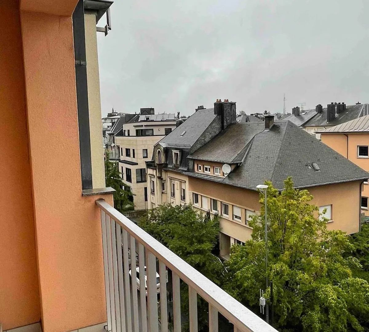 Nice & Bright Studio In Luxembourg Center Apartment